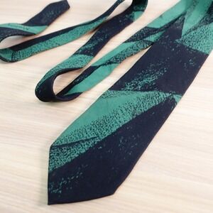 Vintage CLAUDE MONTANA Neck Tie Mens Green Logo Abstract Art Silk Italian Luxury